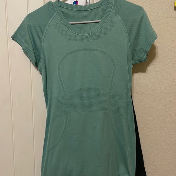 lululemon athletica Tops - Lululemon Swiftly Tech size 8